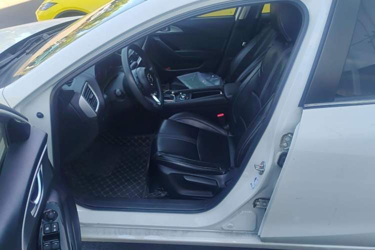 Used Mazda 3 Axela 2019 Cloud-Controlled Sedan 1.5L Automatic Luxury Model China VI Standard Left Front Seat