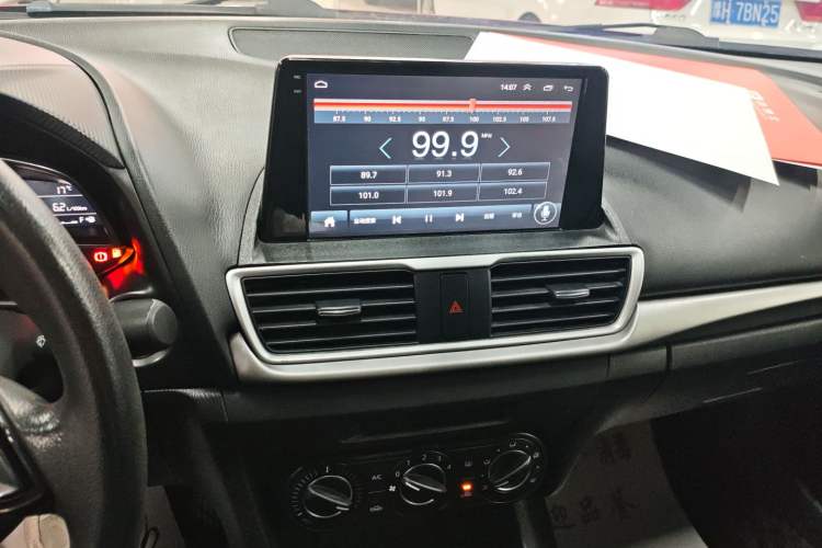Used Mazda 3 Axela 2019 Cloud-Controlled Version Sedan 1.5L Automatic Comfort Trim China VI Standard Audio And AC Panel