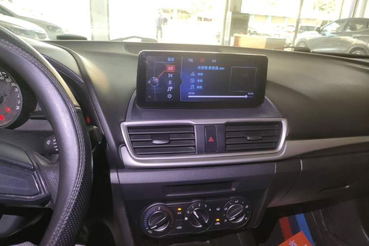 Used Mazda 3 Axela 2019 Cloud-Controlled Version Sedan 1.5L Automatic Comfort Trim China VI Standard Audio And AC Panel