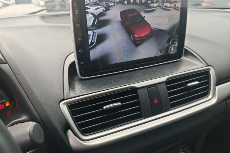 Used Mazda 3 Axela 2019 Cloud-Controlled Version Sedan 1.5L Automatic Comfort Trim China VI Standard Audio And AC Panel