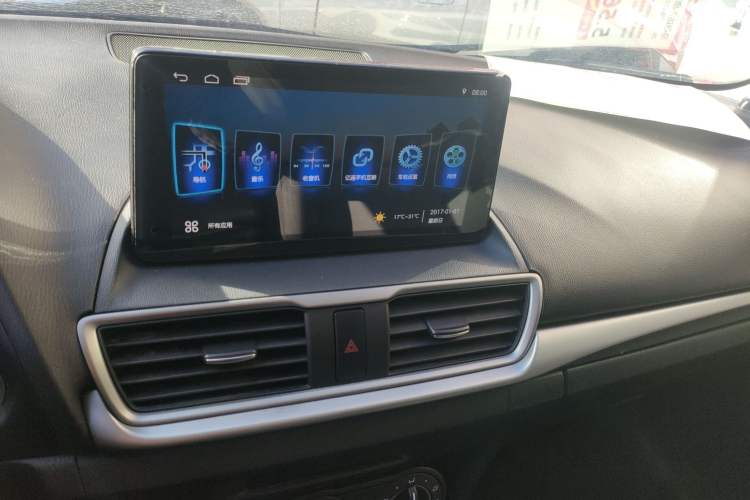 Used Mazda 3 Axela 2019 Cloud-Controlled Version Sedan 1.5L Automatic Comfort Trim China VI Standard Audio And AC Panel