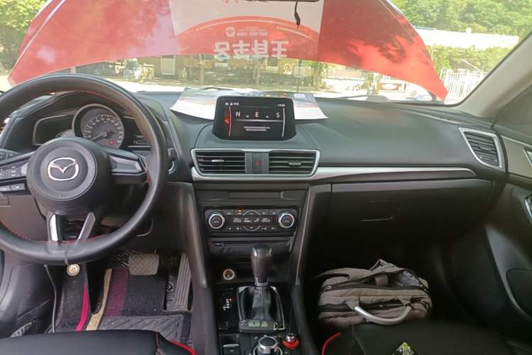 Used Mazda 3 Axela 2019 Cloud-Controlled Sedan 1.5L Automatic Luxury Model China VI Standard Audio And AC Panel