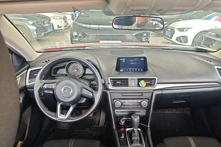 Used Mazda 3 Axela 2019 Cloud-Controlled Sedan 1.5L Automatic Luxury Model China VI Standard Center Console