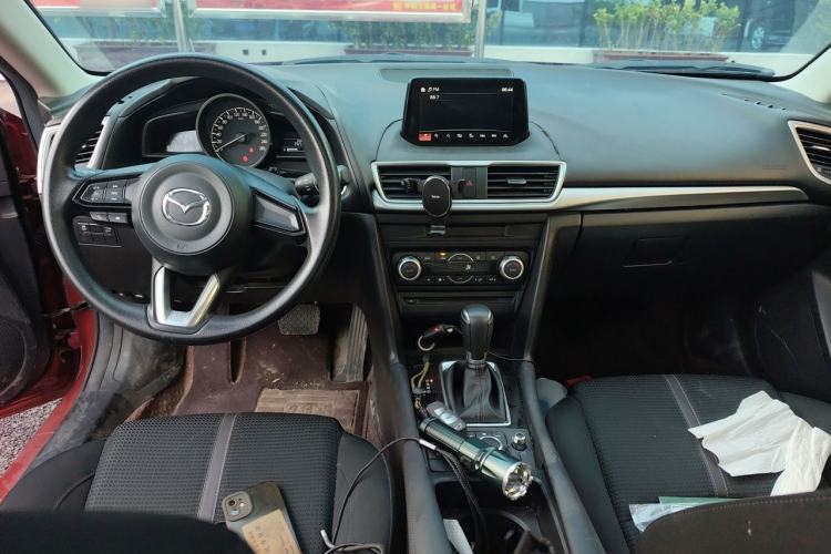 Used Mazda 3 Axela 2019 Cloud-Controlled Sedan 1.5L Automatic Luxury Model China VI Standard Center Console