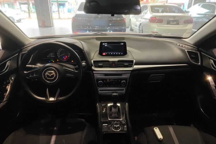 Used Mazda 3 Axela 2019 Cloud-Controlled Sedan 1.5L Automatic Luxury Model China VI Standard Center Console