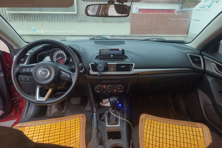 Used Mazda 3 Axela 2019 Cloud-Controlled Version Sedan 1.5L Automatic Comfort Trim China VI Standard Center Console