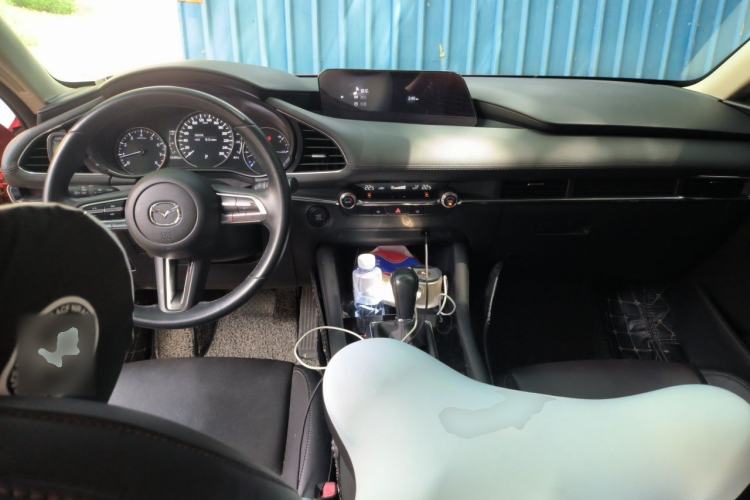 Used Mazda 3 Axela 2019 Cloud-Controlled Version Sedan 2.0L Automatic Flagship Trim China V Standard Center Console