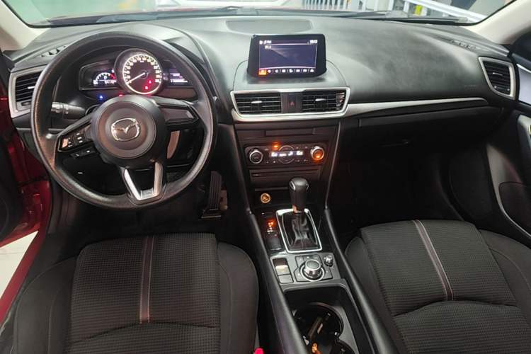 Used Mazda 3 Axela 2019 Cloud-Controlled Sedan 1.5L Automatic Luxury Model China VI Standard Center Console