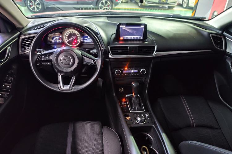 Used Mazda 3 Axela 2019 Cloud-Controlled Sedan 1.5L Automatic Luxury Model China VI Standard Center Console