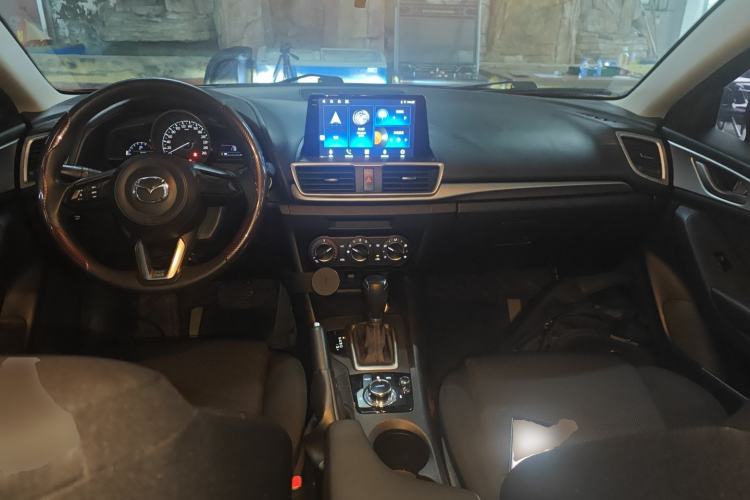 Used Mazda 3 Axela 2019 Cloud-Controlled Version Sedan 1.5L Automatic Comfort Trim China VI Standard Center Console