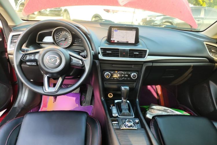 Used Mazda 3 Axela 2019 Cloud-Controlled Edition Hatchback 1.5L Automatic Luxury Model China VI Standard Center Console