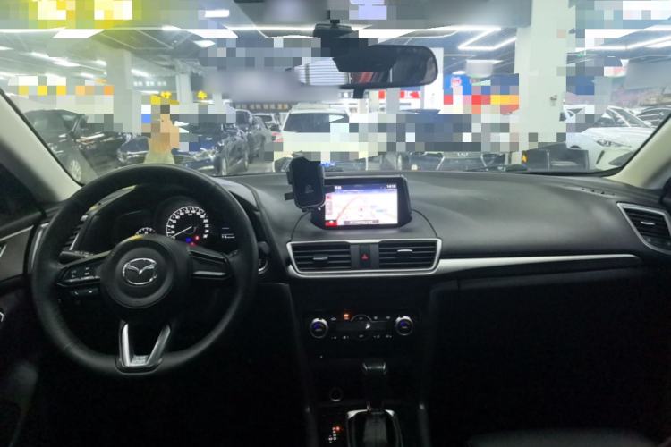 Used Mazda 3 Axela 2019 Cloud-Controlled Sedan 1.5L Automatic Luxury Model China VI Standard Center Console