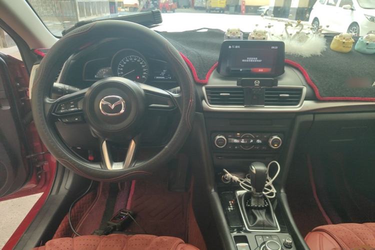 Used Mazda 3 Axela 2019 Cloud-Controlled Sedan 1.5L Automatic Luxury Model China VI Standard Center Console