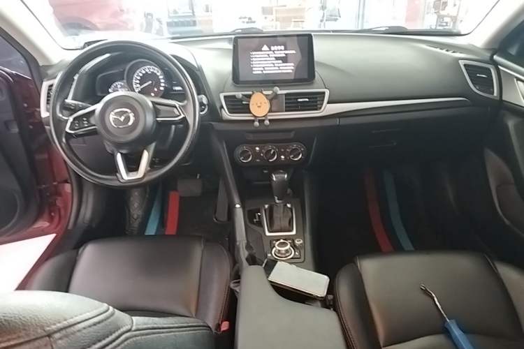 Used Mazda 3 Axela 2019 Cloud-Controlled Version Sedan 1.5L Automatic Comfort Trim China V Standard Center Console