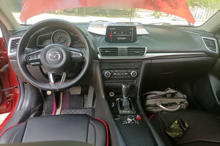 Used Mazda 3 Axela 2019 Cloud-Controlled Sedan 1.5L Automatic Luxury Model China VI Standard Center Console
