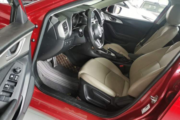 Used Mazda 3 Axela 2019 Cloud-Controlled Version Sedan 1.5L Automatic Comfort Trim China VI Standard Driver Seat