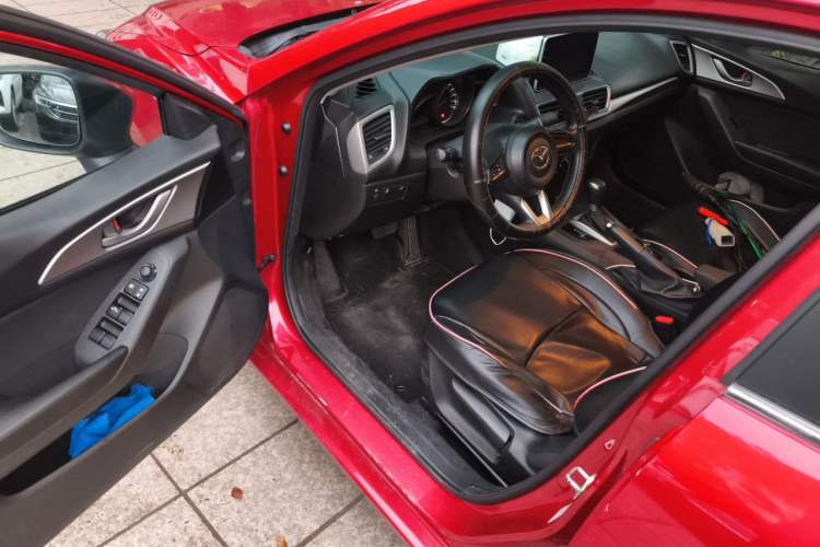 Used Mazda 3 Axela 2019 Cloud-Controlled Version Sedan 1.5L Automatic Comfort Trim China VI Standard Driver Seat