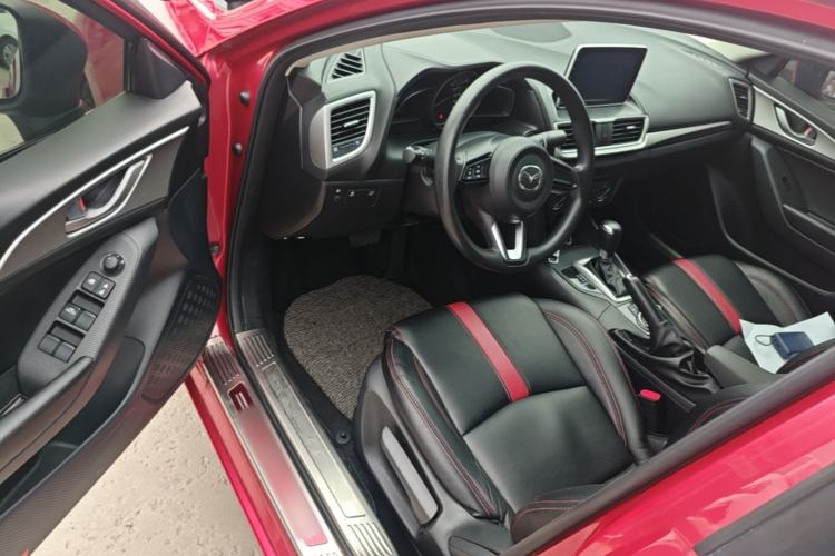 Used Mazda 3 Axela 2019 Cloud-Controlled Version Sedan 1.5L Automatic Comfort Trim China VI Standard Driver Seat