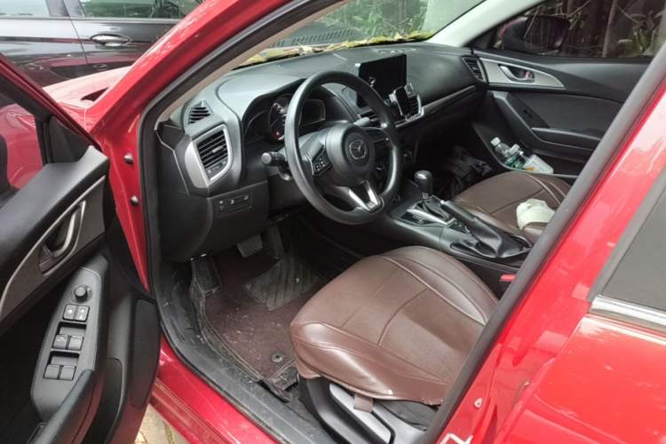 Used Mazda 3 Axela 2019 Cloud-Controlled Version Sedan 1.5L Automatic Comfort Trim China VI Standard Driver Seat
