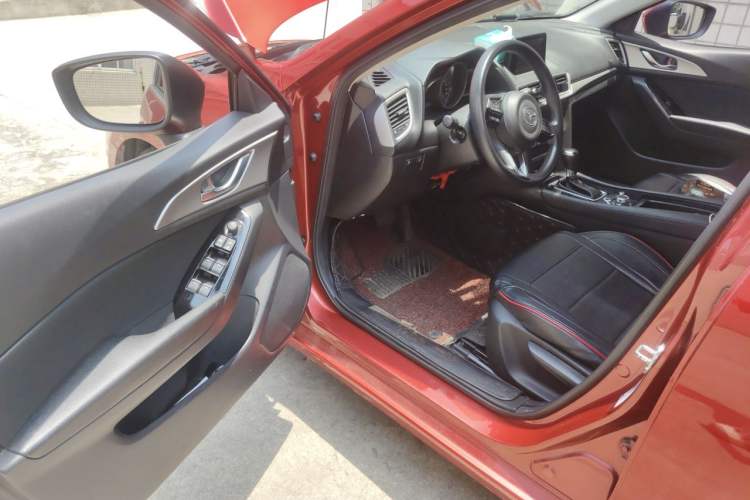 Used Mazda 3 Axela 2019 Cloud-Controlled Sedan 1.5L Automatic Luxury Model China VI Standard Driver Seat