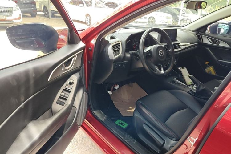 Used Mazda 3 Axela 2019 Cloud-Controlled Version Sedan 1.5L Automatic Comfort Trim China VI Standard Driver Seat