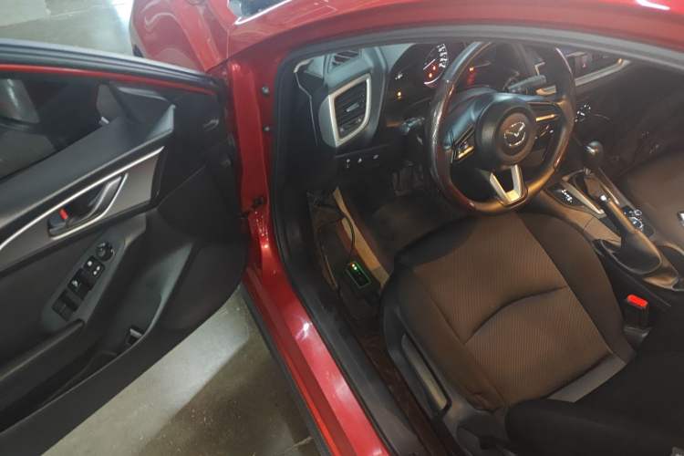 Used Mazda 3 Axela 2019 Cloud-Controlled Version Sedan 1.5L Automatic Comfort Trim China VI Standard Driver Seat