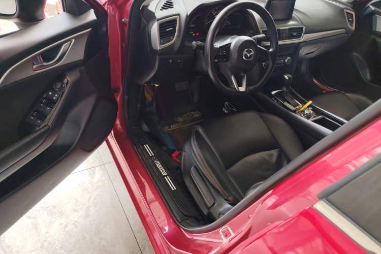 Used Mazda 3 Axela 2019 Cloud-Controlled Sedan 1.5L Automatic Luxury Model China VI Standard Driver Seat