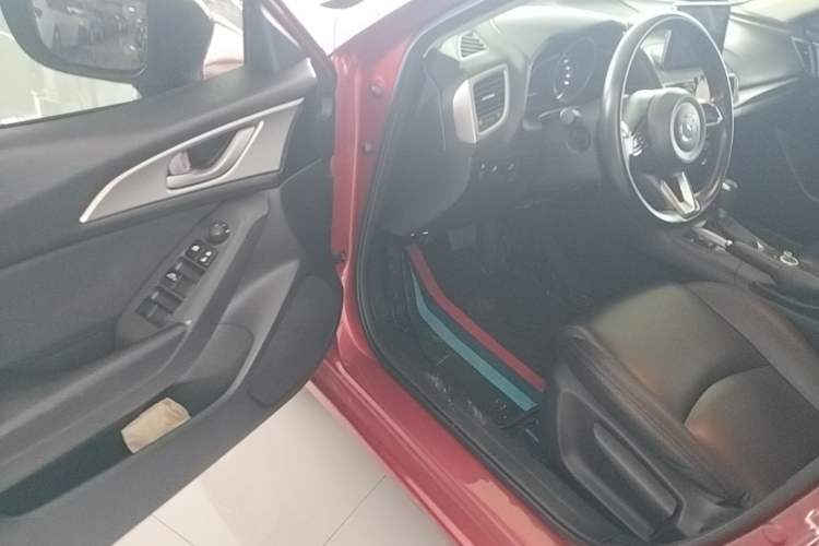 Used Mazda 3 Axela 2019 Cloud-Controlled Version Sedan 1.5L Automatic Comfort Trim China V Standard Driver Seat