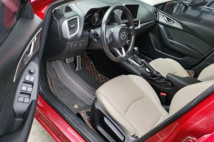 Used Mazda 3 Axela 2019 Cloud-Controlled Version Sedan 1.5L Automatic Comfort Trim China VI Standard Driver Seat