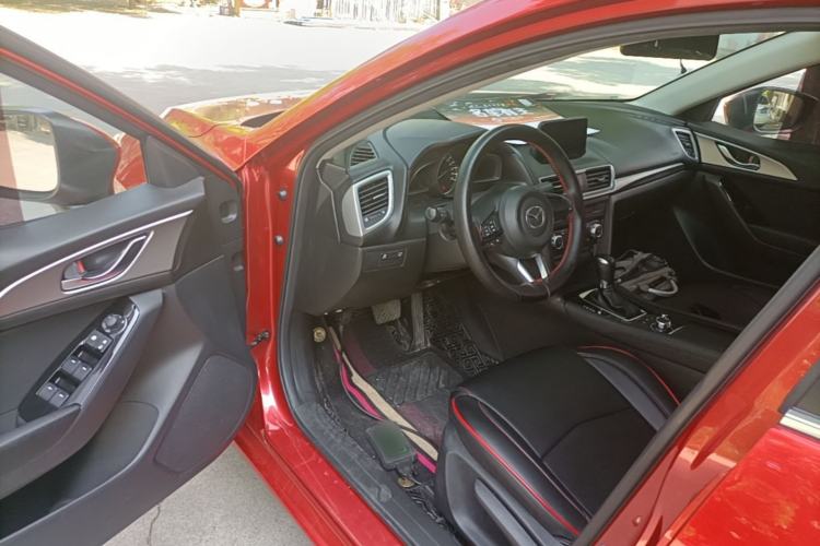 Used Mazda 3 Axela 2019 Cloud-Controlled Sedan 1.5L Automatic Luxury Model China VI Standard Driver Seat