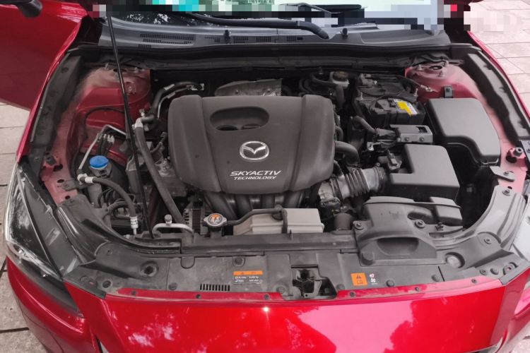 Used Mazda 3 Axela 2019 Cloud-Controlled Version Sedan 1.5L Automatic Comfort Trim China VI Standard Engine Bay