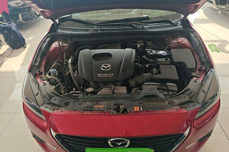 Used Mazda 3 Axela 2019 Cloud-Controlled Sedan 1.5L Automatic Luxury Model China VI Standard Engine Bay
