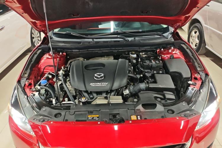 Used Mazda 3 Axela 2019 Cloud-Controlled Version Sedan 1.5L Automatic Comfort Trim China VI Standard Engine Bay