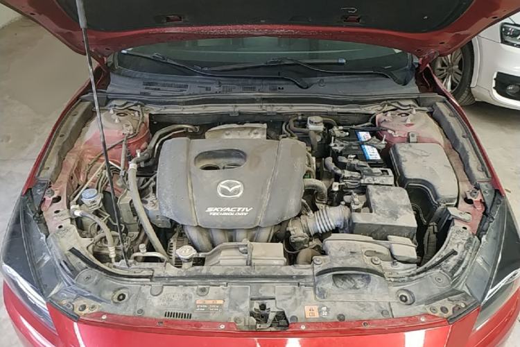 Used Mazda 3 Axela 2019 Cloud-Controlled Sedan 1.5L Automatic Luxury Model China VI Standard Engine Bay