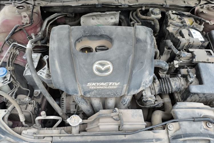 Used Mazda 3 Axela 2019 Cloud-Controlled Sedan 1.5L Automatic Luxury Model China VI Standard Engine Bay