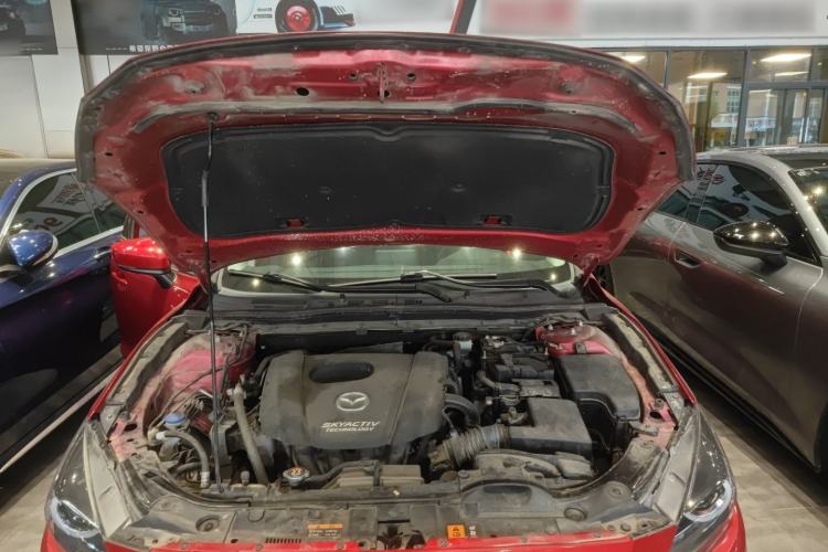 Used Mazda 3 Axela 2019 Cloud-Controlled Sedan 1.5L Automatic Luxury Model China VI Standard Engine Bay