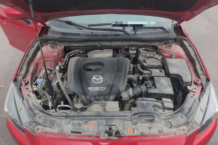 Used Mazda 3 Axela 2019 Cloud-Controlled Version Sedan 1.5L Automatic Comfort Trim China VI Standard Engine Bay