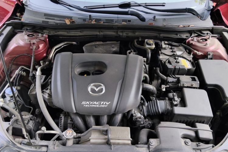 Used Mazda 3 Axela 2019 Cloud-Controlled Version Sedan 1.5L Automatic Comfort Trim China VI Standard Engine Bay