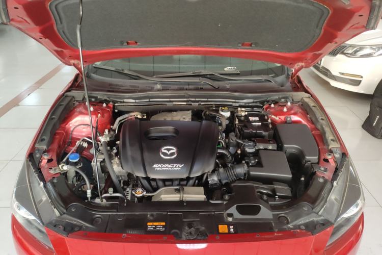 Used Mazda 3 Axela 2019 Cloud-Controlled Version Sedan 1.5L Automatic Comfort Trim China VI Standard Engine Bay