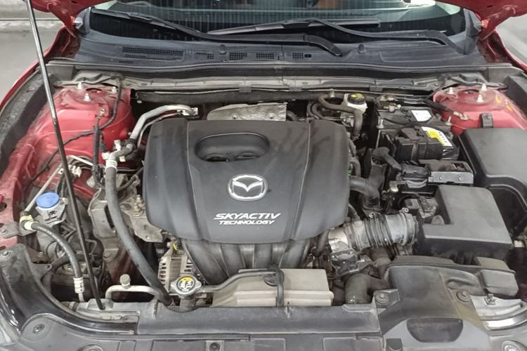 Used Mazda 3 Axela 2019 Cloud-Controlled Sedan 1.5L Automatic Luxury Model China VI Standard Engine Bay