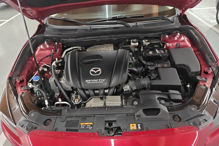 Used Mazda 3 Axela 2019 Cloud-Controlled Sedan 1.5L Automatic Luxury Model China VI Standard Engine Bay