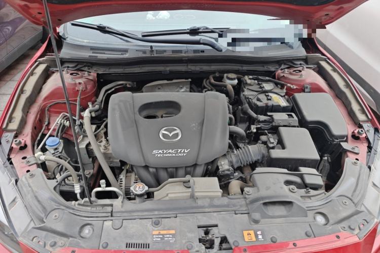 Used Mazda 3 Axela 2019 Cloud-Controlled Version Sedan 1.5L Automatic Comfort Trim China VI Standard Engine Bay