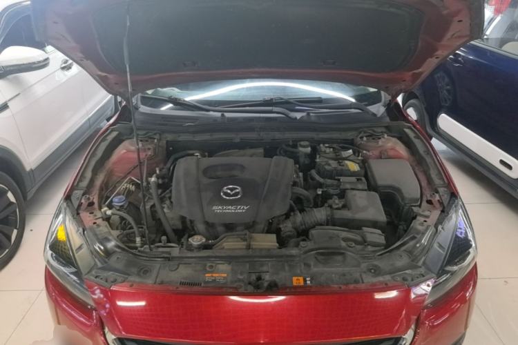 Used Mazda 3 Axela 2019 Cloud-Controlled Sedan 1.5L Automatic Luxury Model China VI Standard Engine Bay