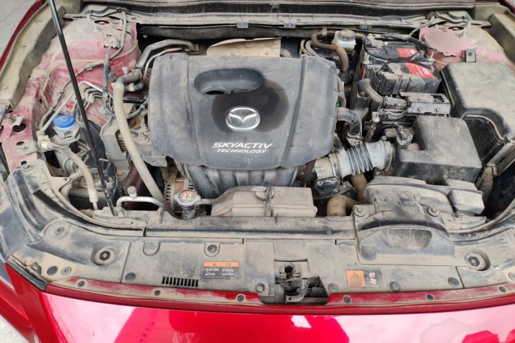 Used Mazda 3 Axela 2019 Cloud-Controlled Sedan 1.5L Automatic Luxury Model China VI Standard Engine Bay