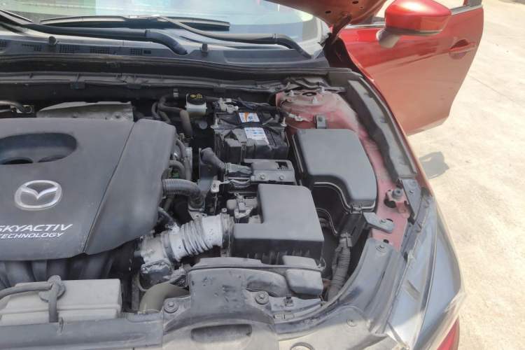 Used Mazda 3 Axela 2019 Cloud-Controlled Sedan 1.5L Automatic Luxury Model China VI Standard Engine Bay Left