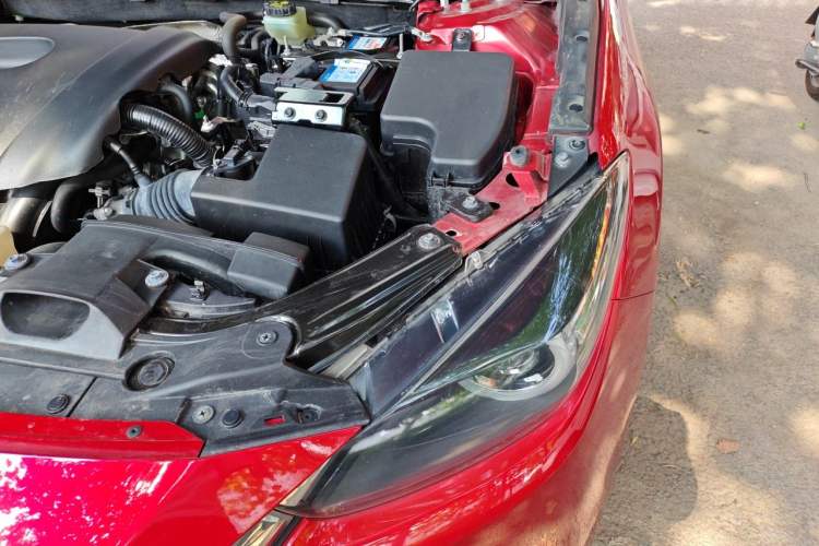 Used Mazda 3 Axela 2019 Cloud-Controlled Sedan 1.5L Automatic Luxury Model China VI Standard Engine Bay Left