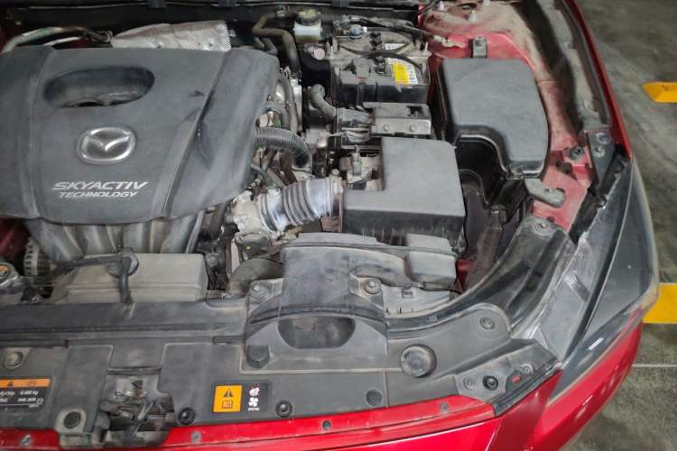 Used Mazda 3 Axela 2019 Cloud-Controlled Sedan 1.5L Automatic Luxury Model China VI Standard Engine Bay Left