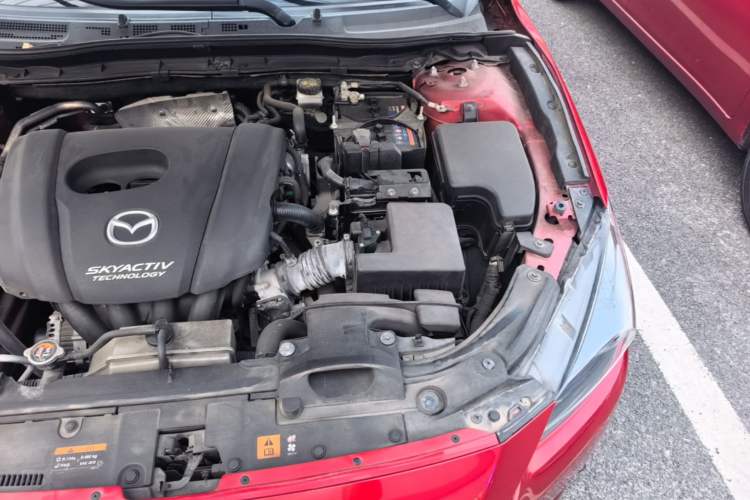Used Mazda 3 Axela 2019 Cloud-Controlled Sedan 1.5L Automatic Luxury Model China VI Standard Engine Bay Left
