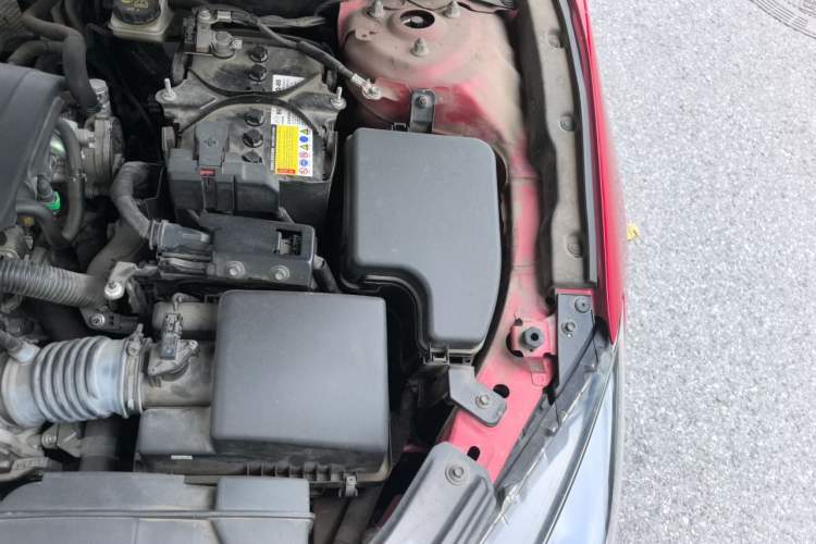 Used Mazda 3 Axela 2019 Cloud-Controlled Version Sedan 2.0L Automatic Luxury Trim China VI Standard Engine Bay Left