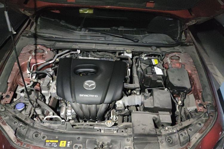 Used Mazda 3 Axela 2019 Cloud-Controlled Version Sedan 1.5L Automatic Luxury Trim China VI Standard Engine Bay